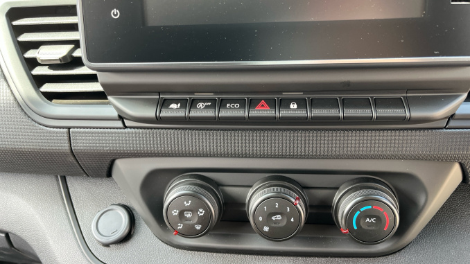 Renault Trafic Lwb Diesel LL30 Blue dCi 130 Advance [Safety] Van - Image 32